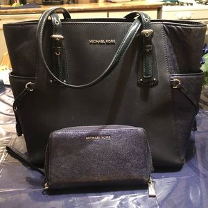 Michael kohrs tote bag with matching wallet